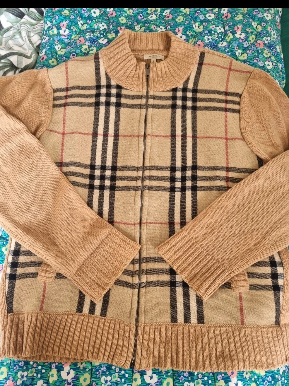 Burberry Beige and Black Ribbed Zip Sweater Jacket